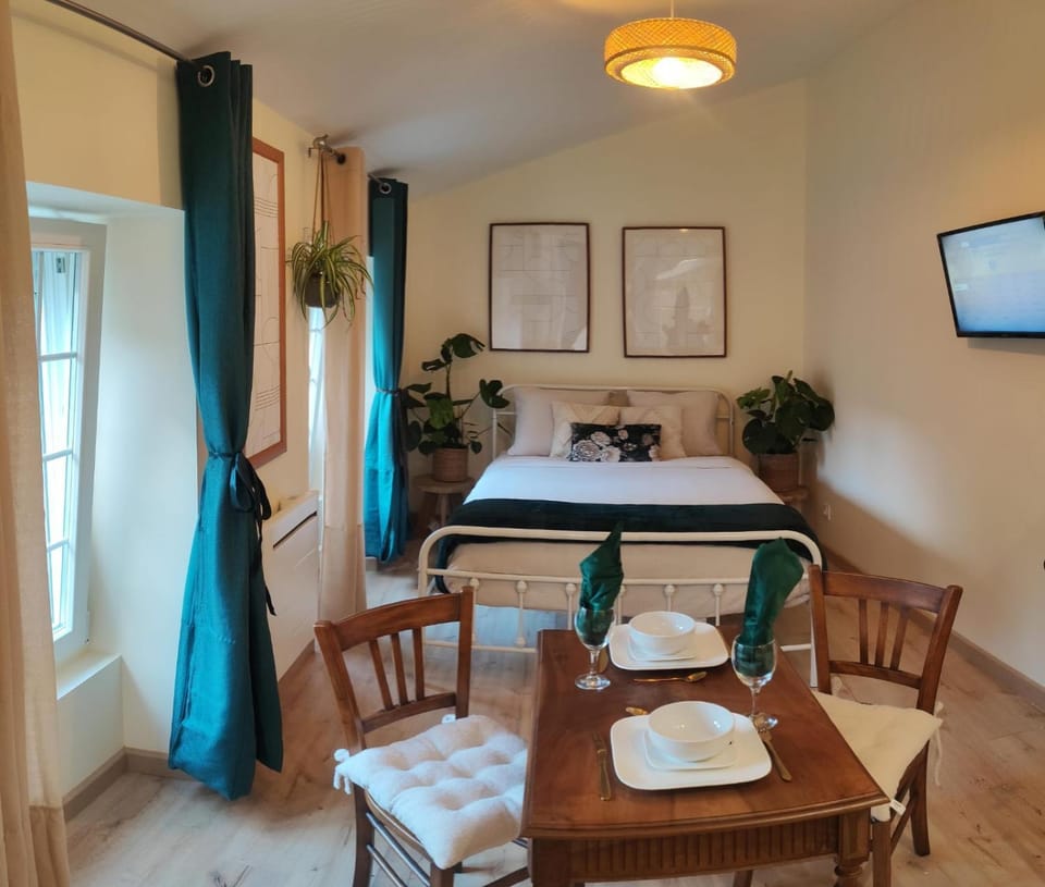 TV and multimedia, Dining area