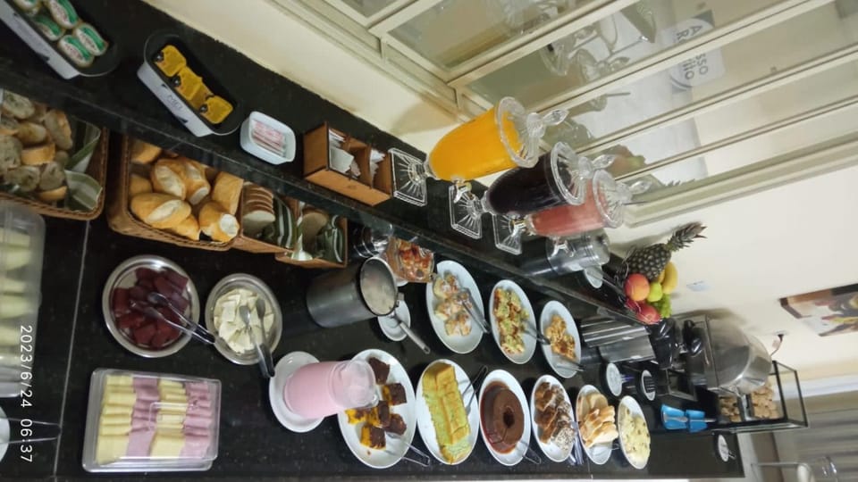 Breakfast, Buffet breakfast