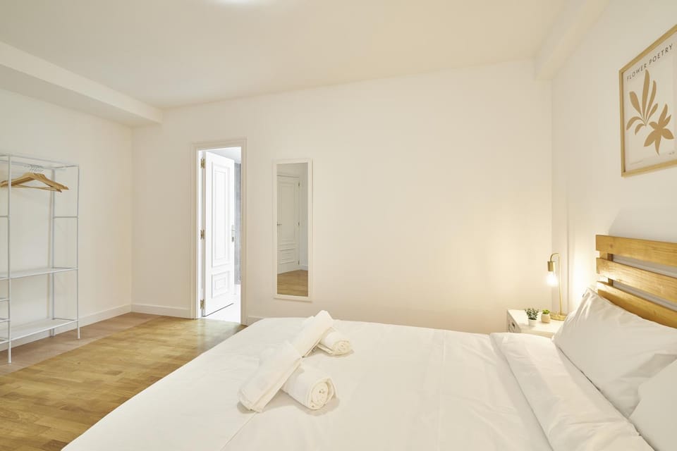Bed, Photo of the whole room, Bedroom, towels, wardrobe