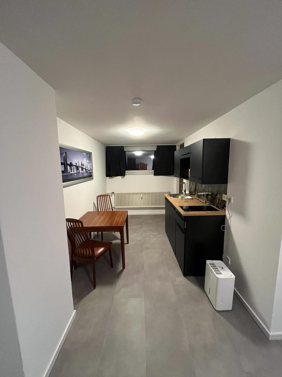 Kitchen or kitchenette, Dining area, stove
