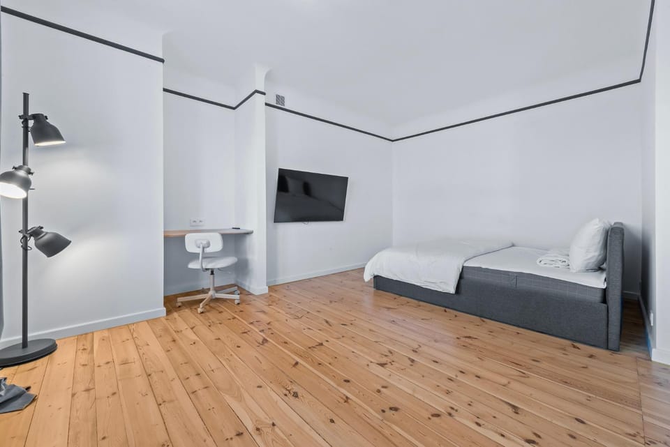 Bed, TV and multimedia