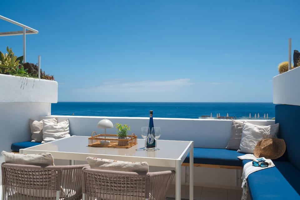 Natural landscape, Balcony/Terrace, Seating area, Sea view, Sunset