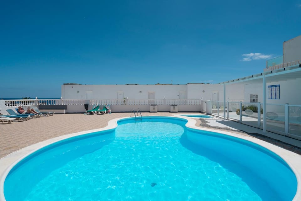 Pool view, Swimming pool, sunbed