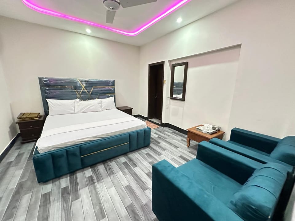 Decent Lodge Guest House Bed and Breakfast in Islamabad