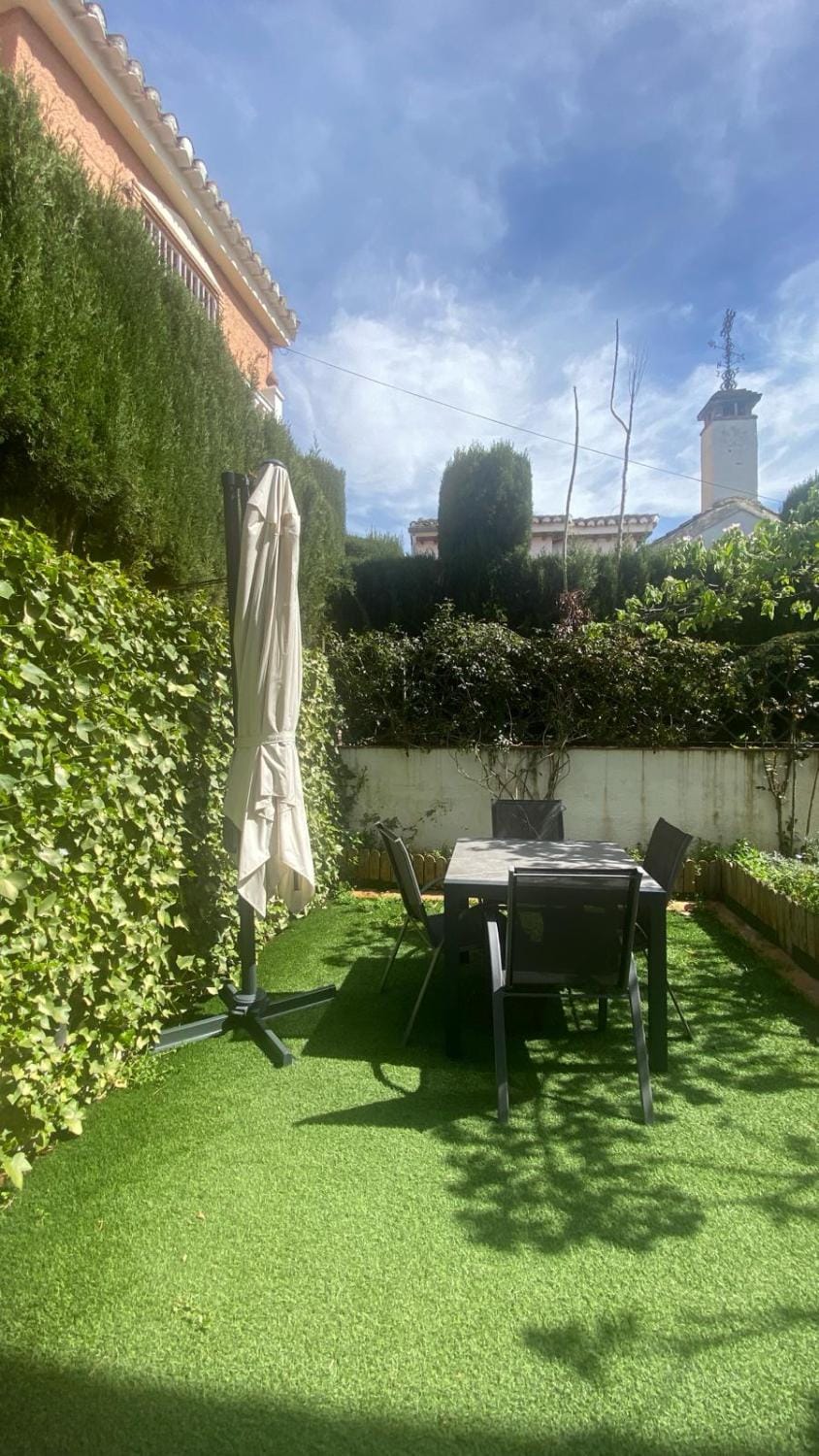 Off site, Garden