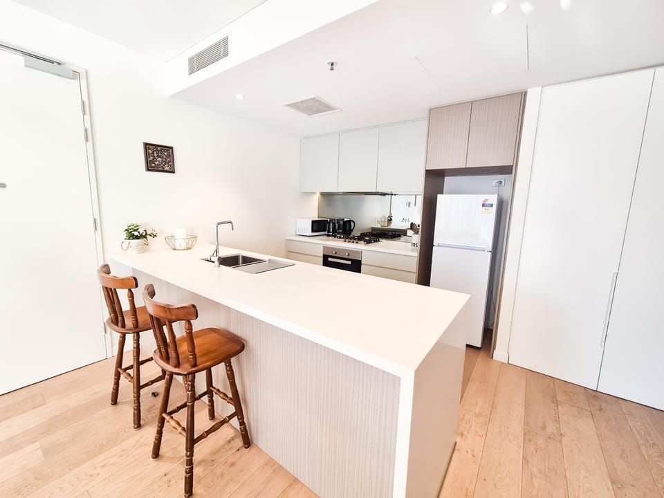 Kitchen or kitchenette, Dining area, oven, stove