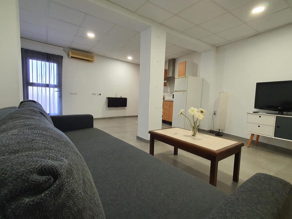 Communal lounge/ TV room, TV and multimedia, Living room, Seating area