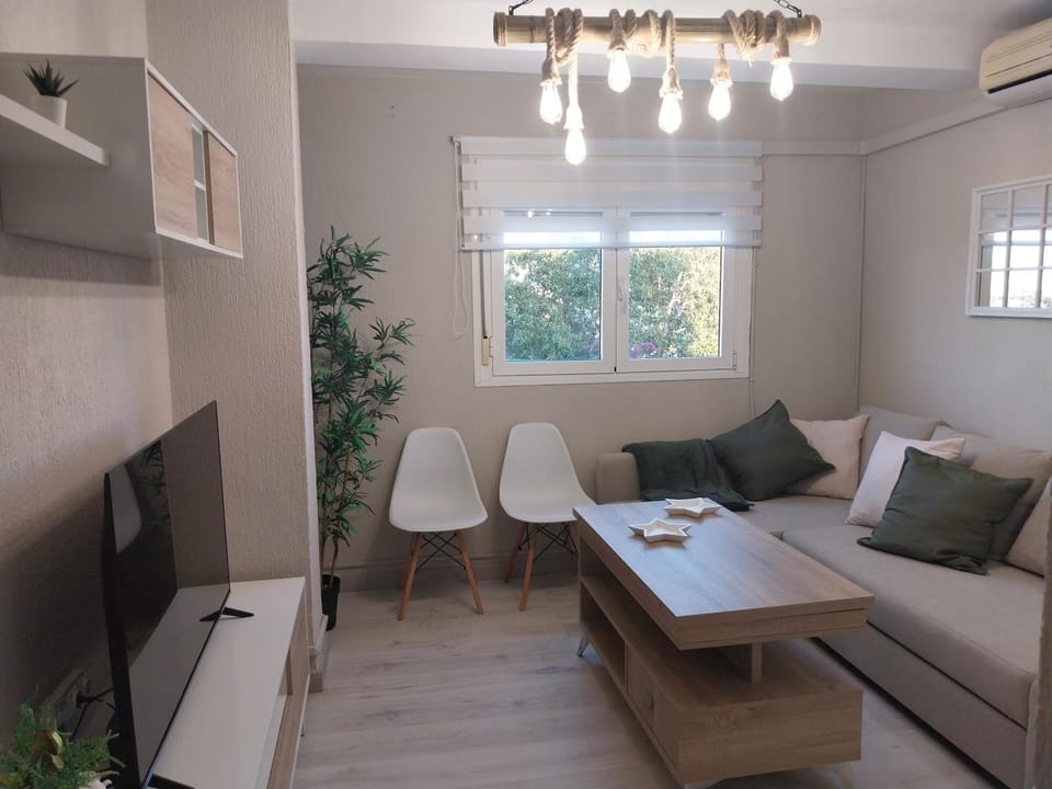 TV and multimedia, Living room, Dining area, air conditioner