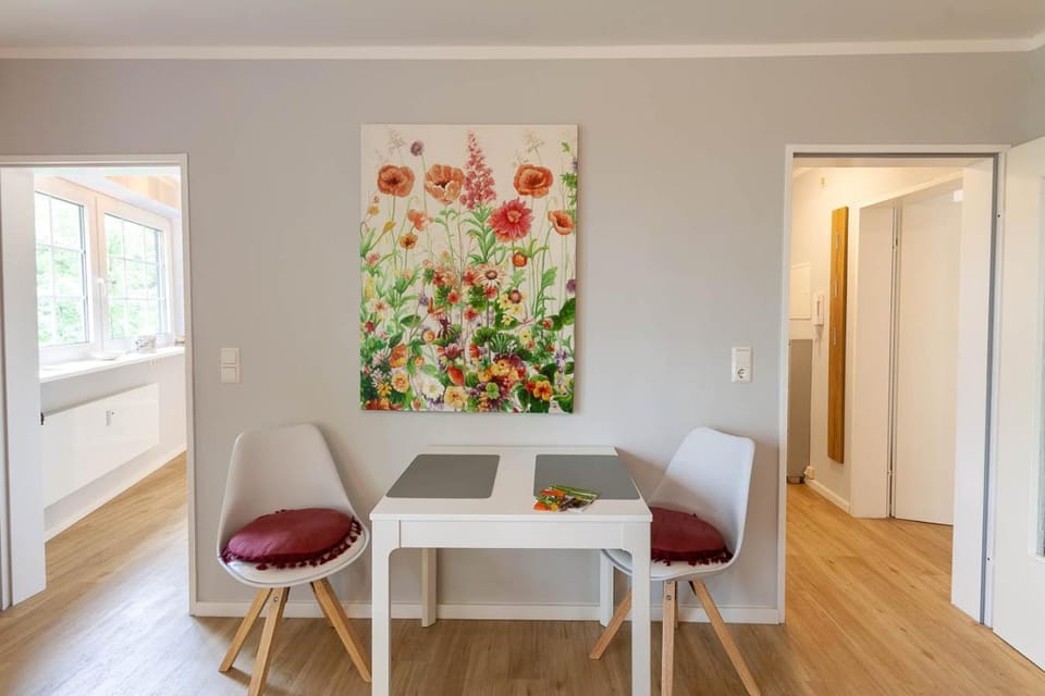 Seating area, Dining area
