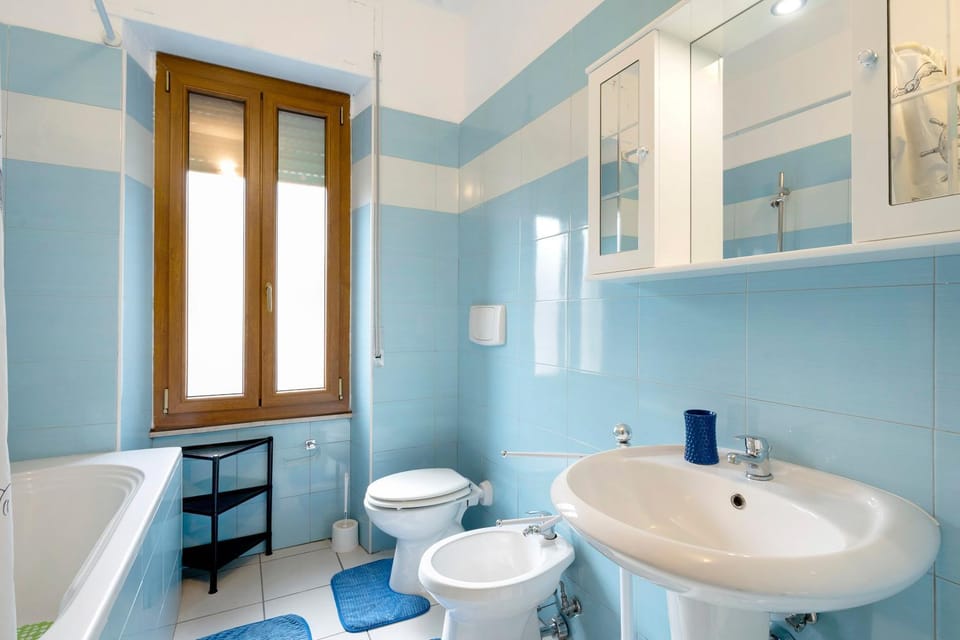 Bathroom, Living room