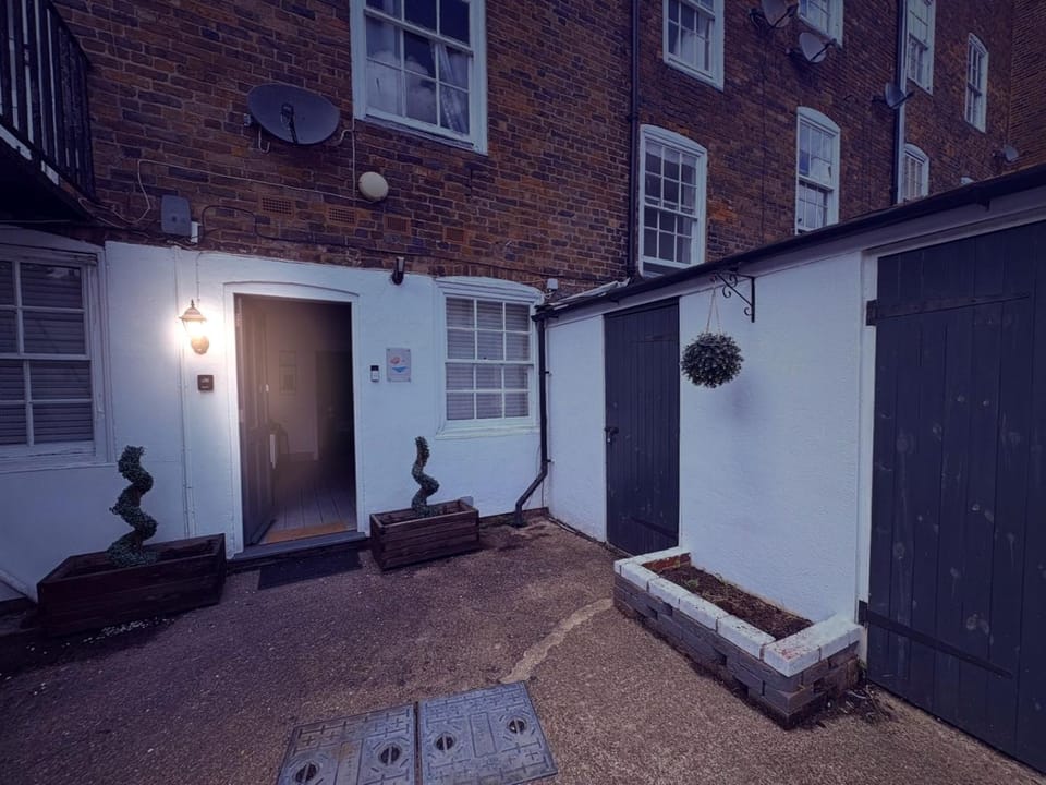 Mandarin Court Boutique City Centre Apartment Apartment in Worcester
