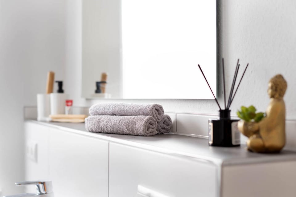 Bathroom, Photo of the whole room, towels