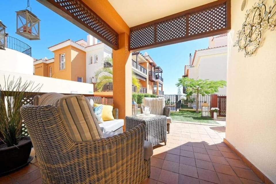Patio, Seating area