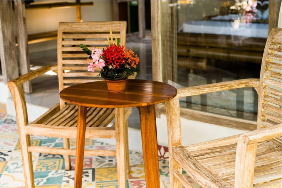 Seating area, Dining area