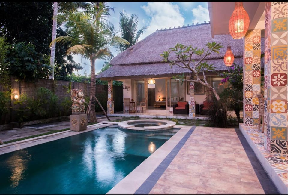 Property building, Pool view, Swimming pool, sunbed