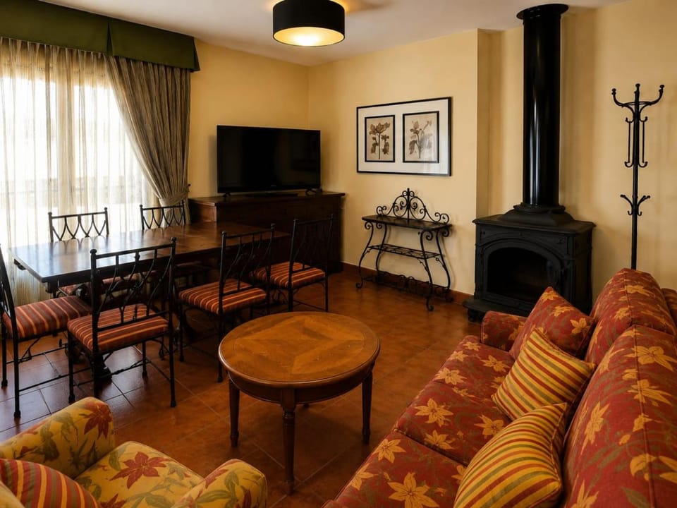 Communal lounge/ TV room, Living room, Seating area