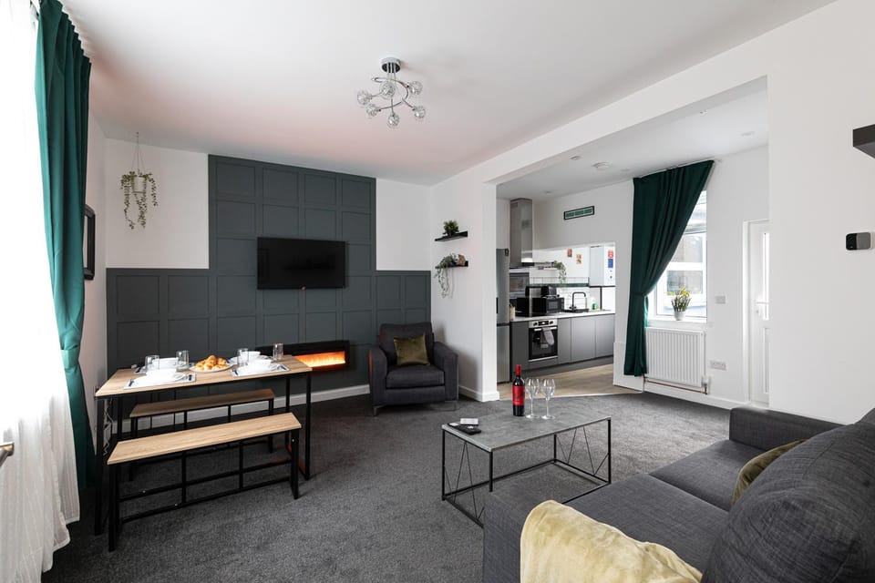 TV and multimedia, Living room, Dining area