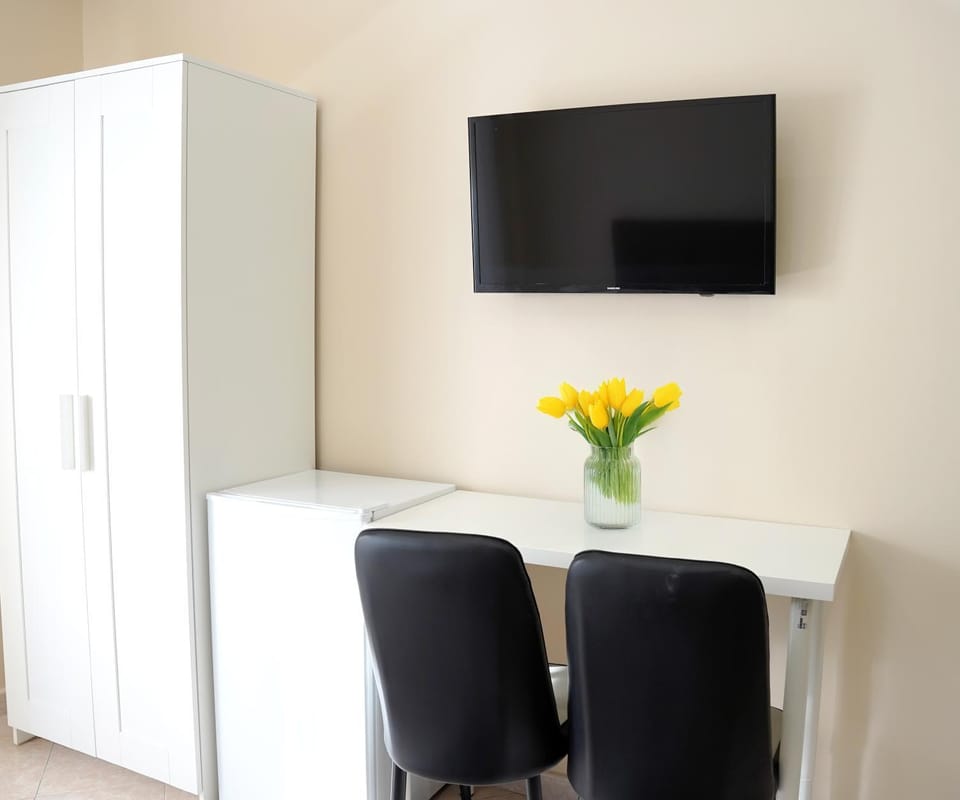 TV and multimedia, wardrobe