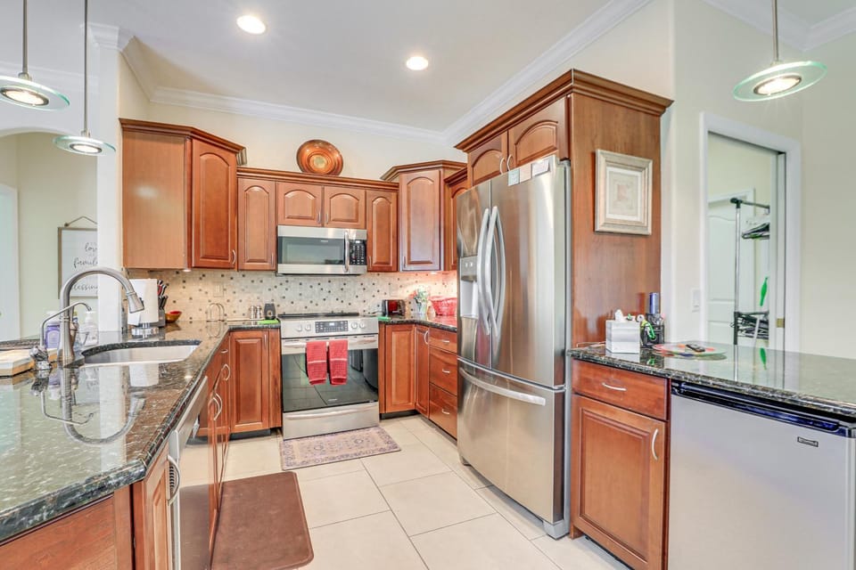 North Port Home w/ Screened Lanai + Pool! House in North Port