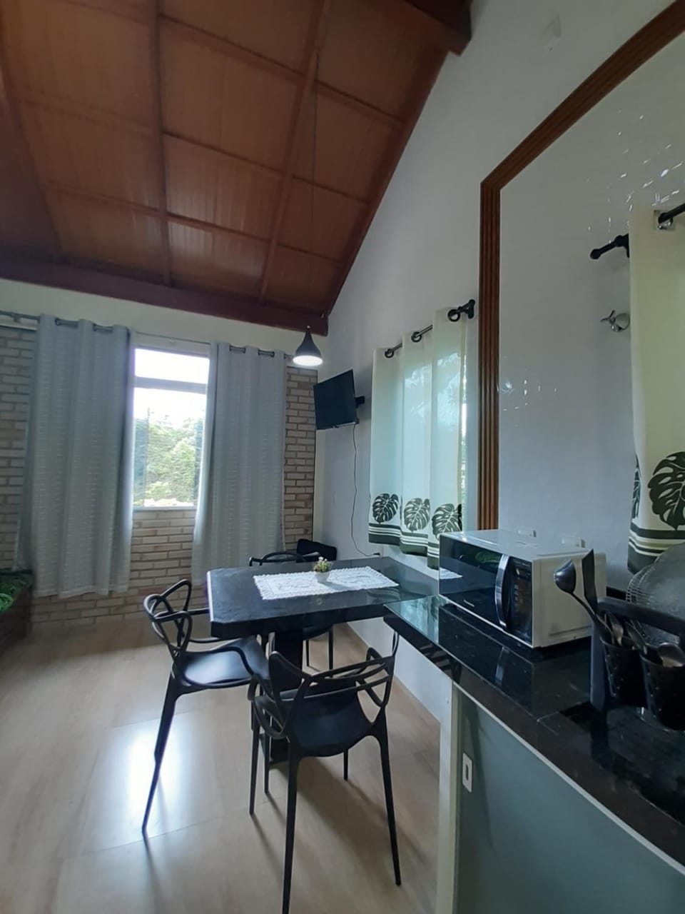 TV and multimedia, Dining area