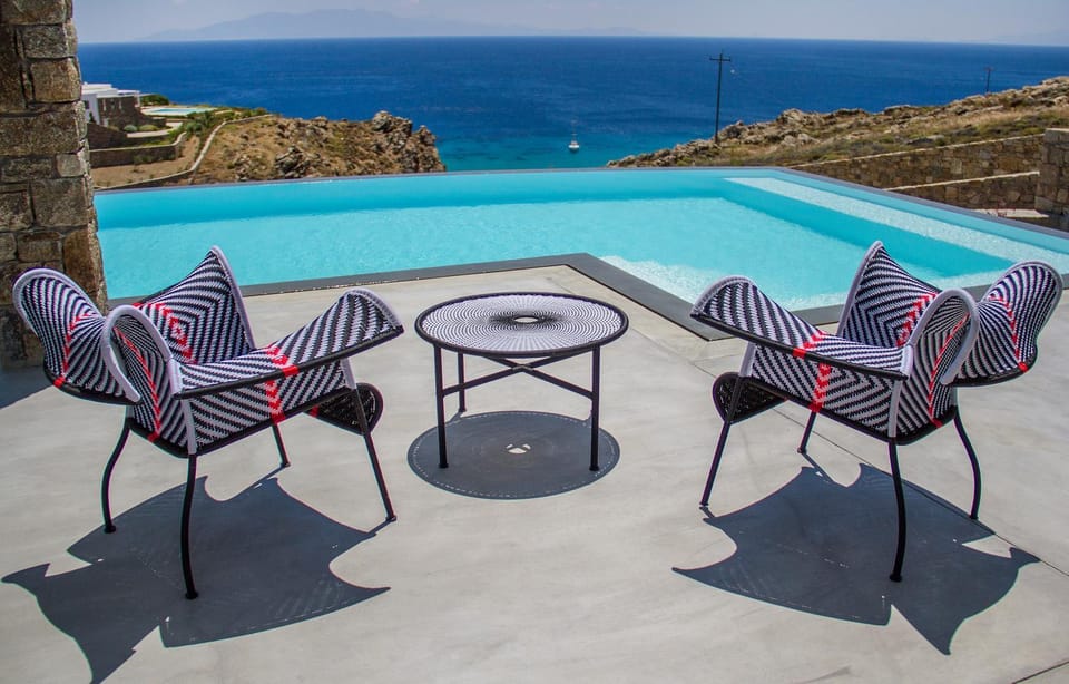 View (from property/room), Balcony/Terrace, Seating area, Pool view, Sea view, Swimming pool, sunbed