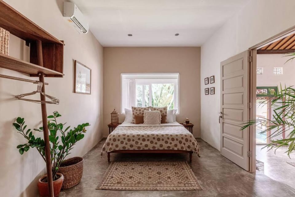 Gorgeous Colorful & Tropical Villa Canggu - VYG Villa in North Kuta