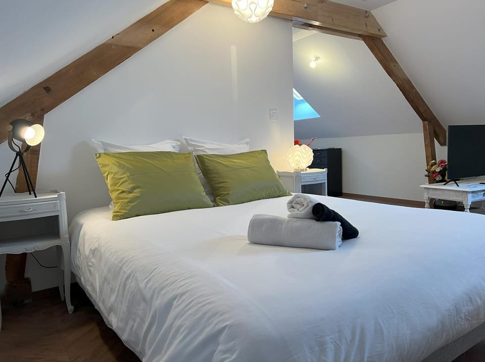 Bed, Bedroom