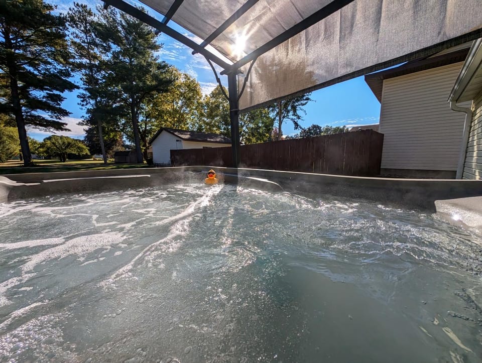 French Island Whot Tub, Kayak, Lake View, Ev House in La Crosse