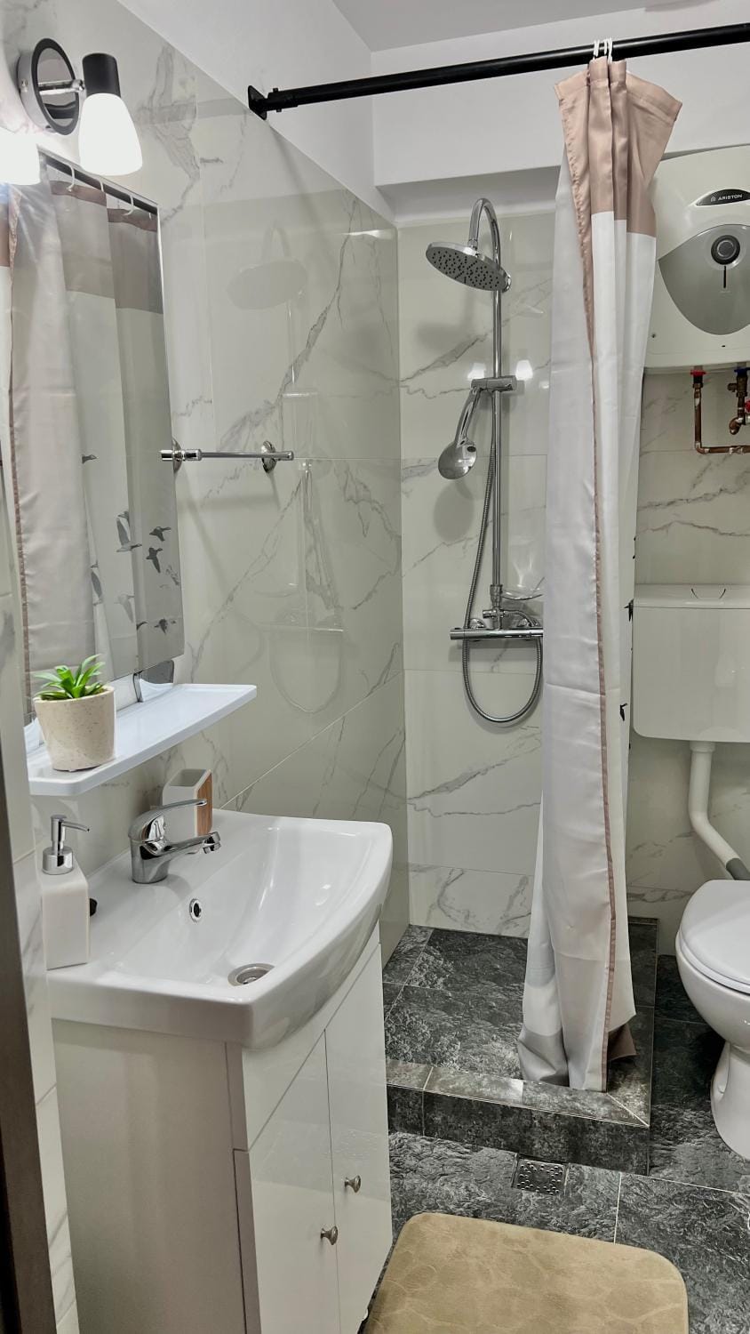 Shower, Toilet, Bathroom