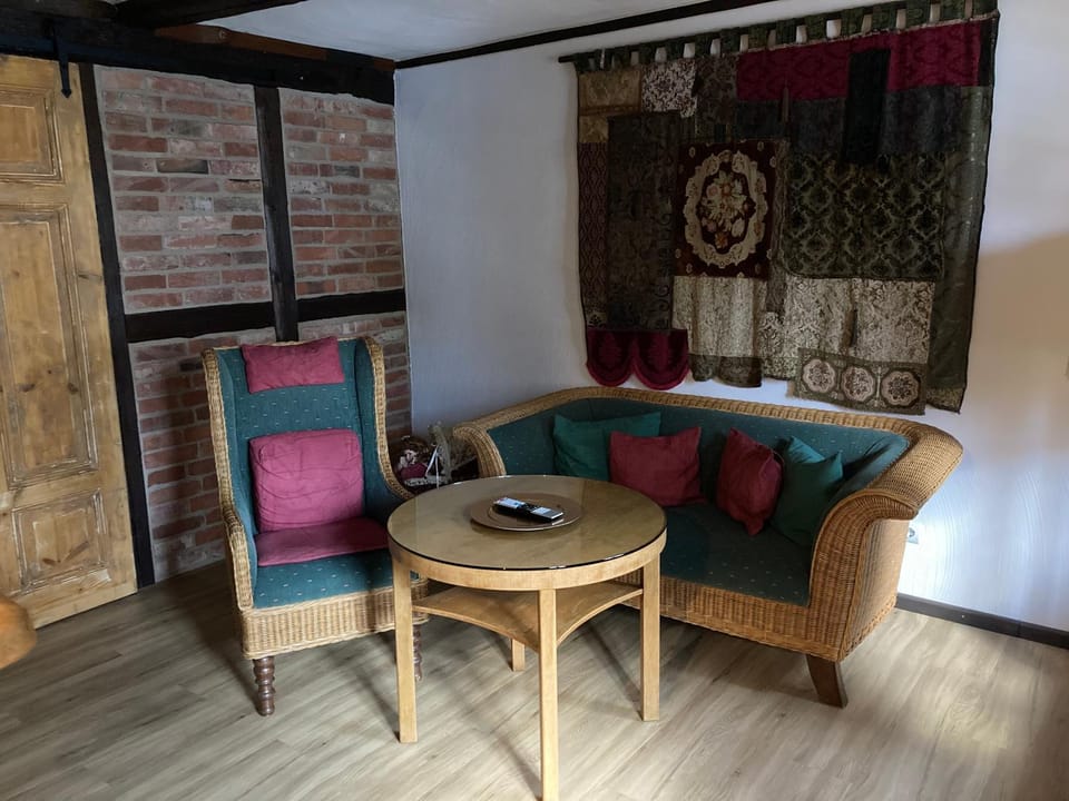 Living room, Photo of the whole room, Seating area