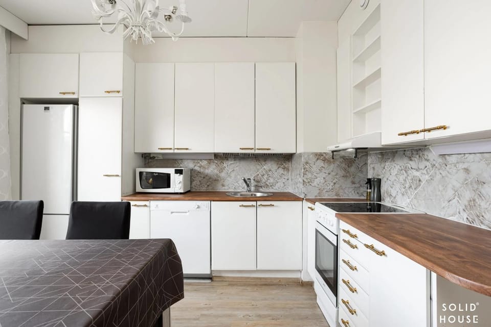 Kitchen or kitchenette, dishwasher, stove, kitchen