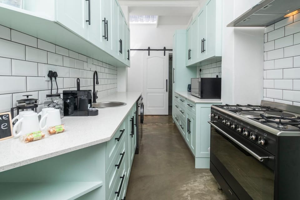Kitchen or kitchenette, dishwasher, minibar, pet friendly, stove, toaster