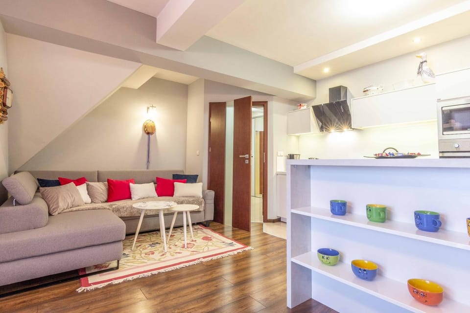 TV and multimedia, Kitchen or kitchenette, Living room, Seating area