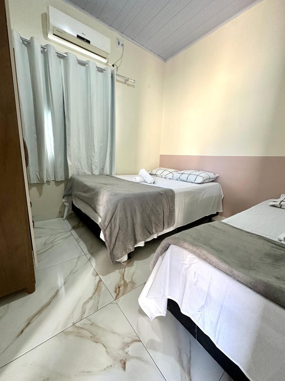 Bed, Photo of the whole room, Bedroom, towels, air conditioner