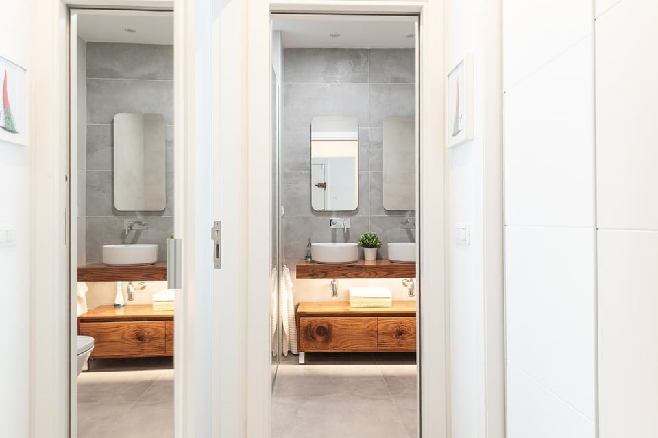 Bathroom, wardrobe