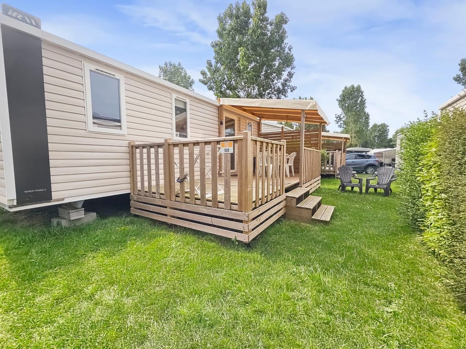 Property building, Garden, Balcony/Terrace