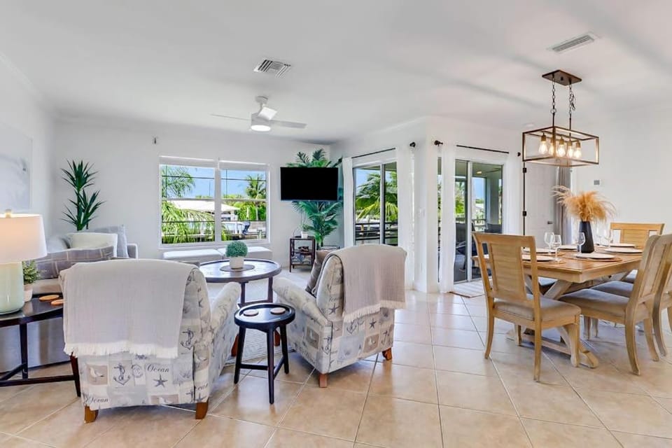 Sapphire Shores House in North Naples