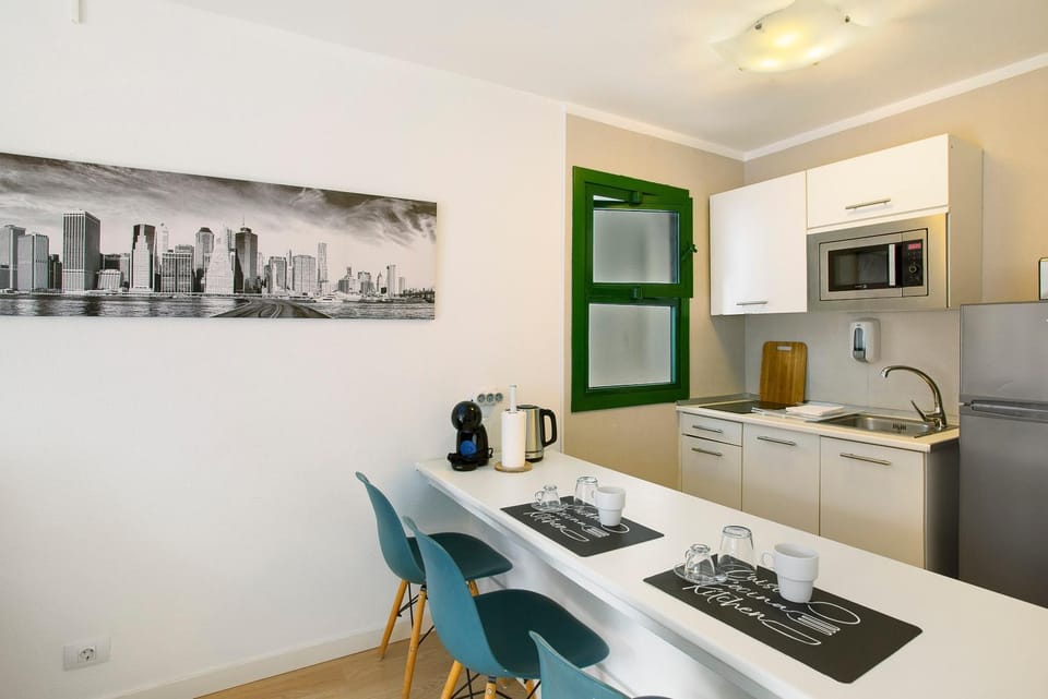 Property building, Kitchen or kitchenette, Living room