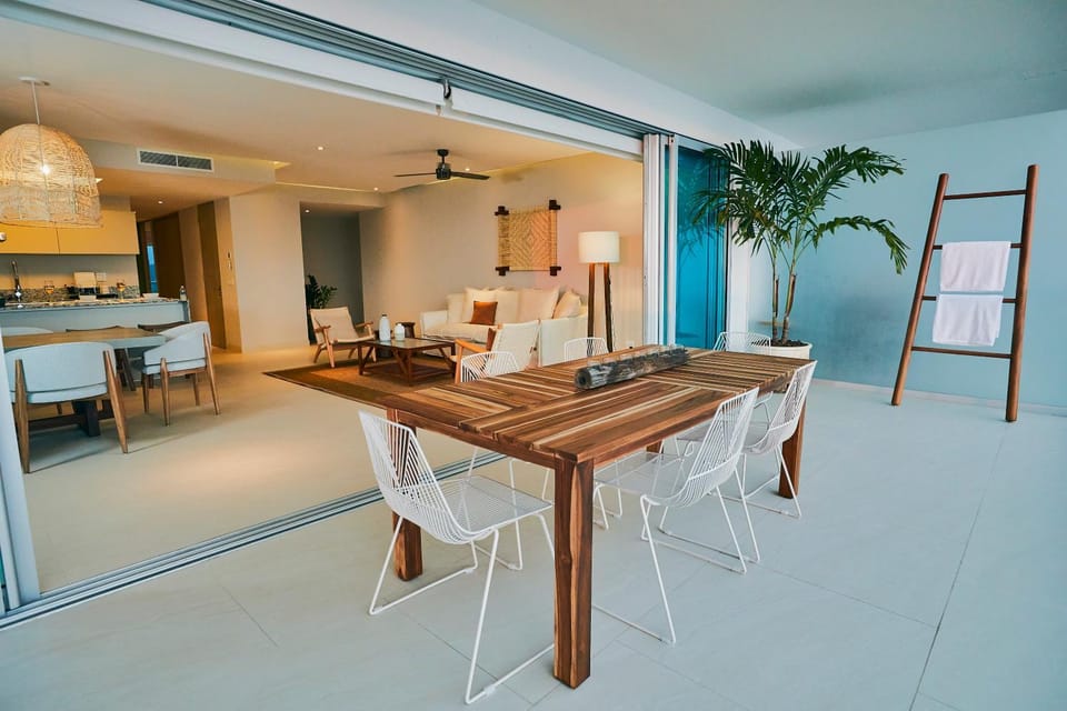 Balcony/Terrace, Kitchen or kitchenette, Dining area, Sea view