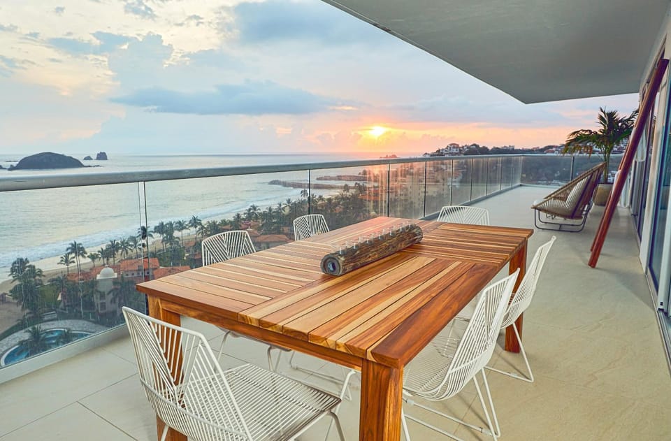 Day, Natural landscape, View (from property/room), Balcony/Terrace, Balcony/Terrace, Dining area, Sea view, Sunrise, Sunset