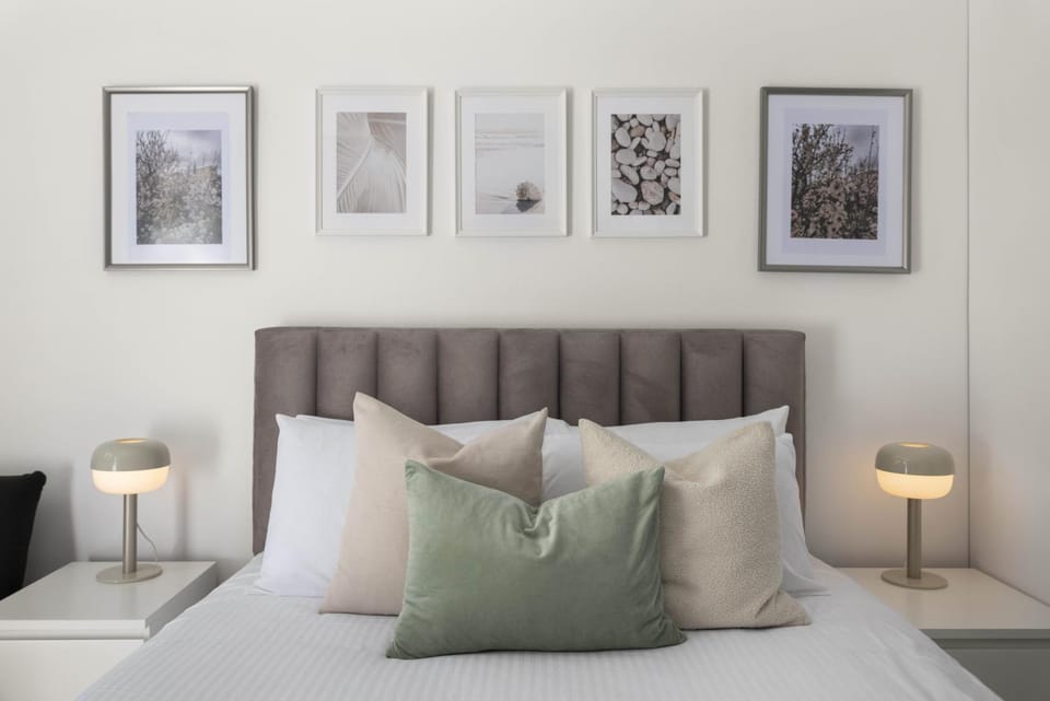Bed, Decorative detail, Bedroom