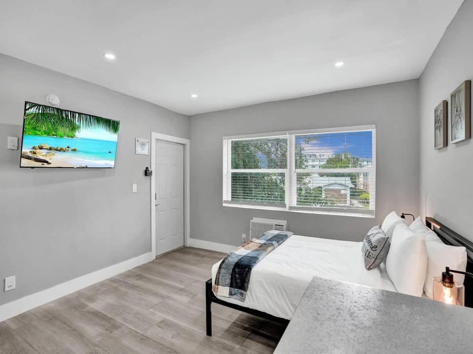 Coastal Charm Studio Retreat near Pompano Beach Apartment in Pompano Beach