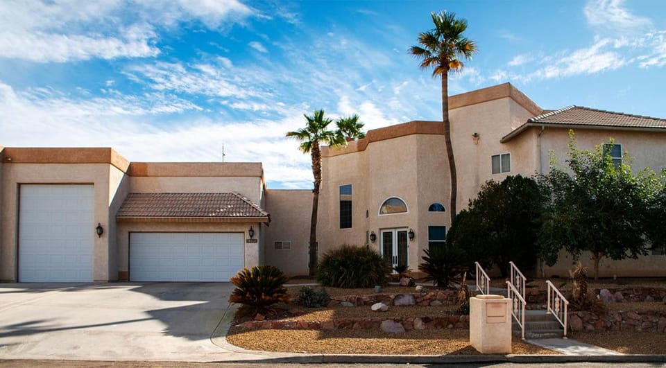Golf Course Luxury Retreat on Hogan House in Lake Havasu City