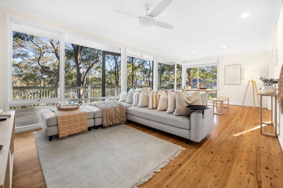 View (from property/room), Balcony/Terrace, Living room, Seating area