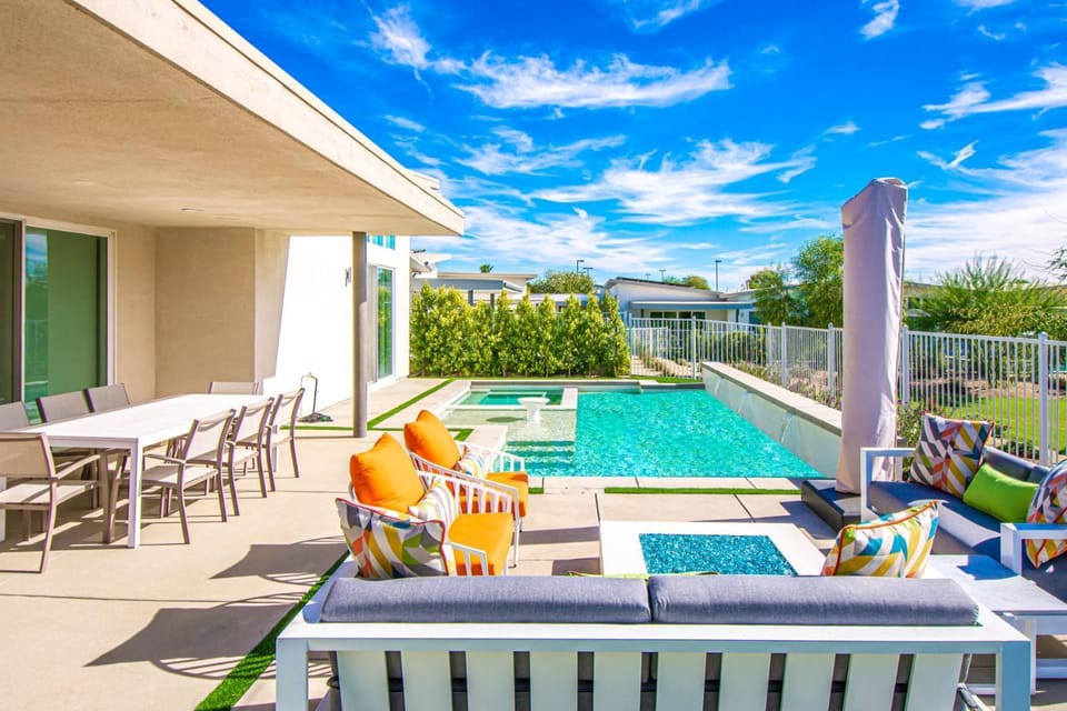 Indian Wells Luxury w Private Pool & Shuffleboard House in Indian Wells