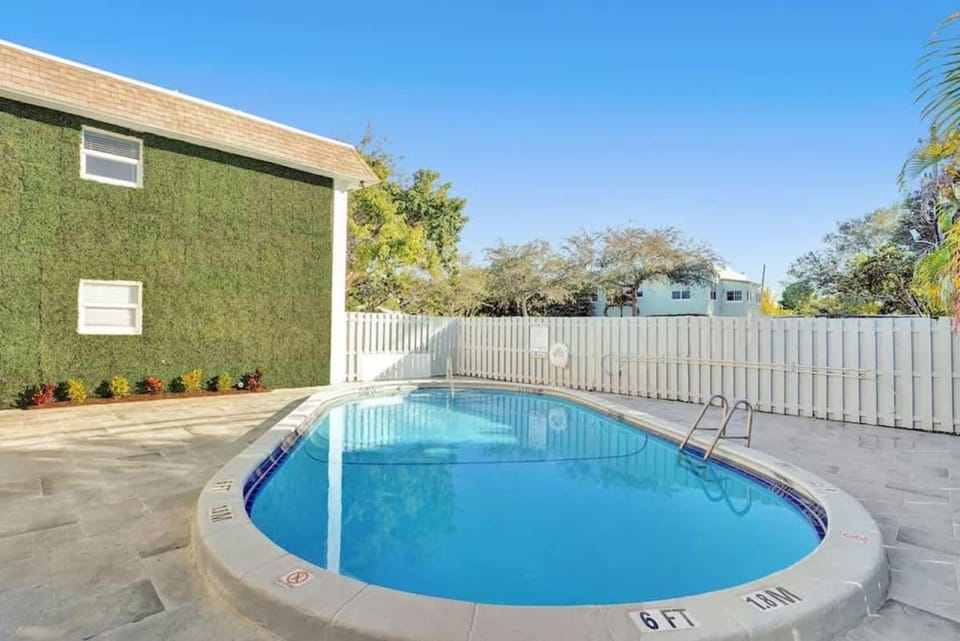 Rustic Retreats Spacious 1BR For 4 guests In The Heart of Fort Lauderdale Apartment in Fort Lauderdale