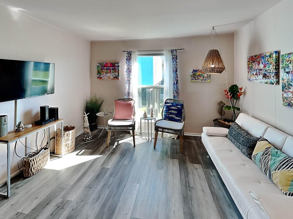 TV and multimedia, Balcony/Terrace, Living room, Seating area, Sea view, furniture