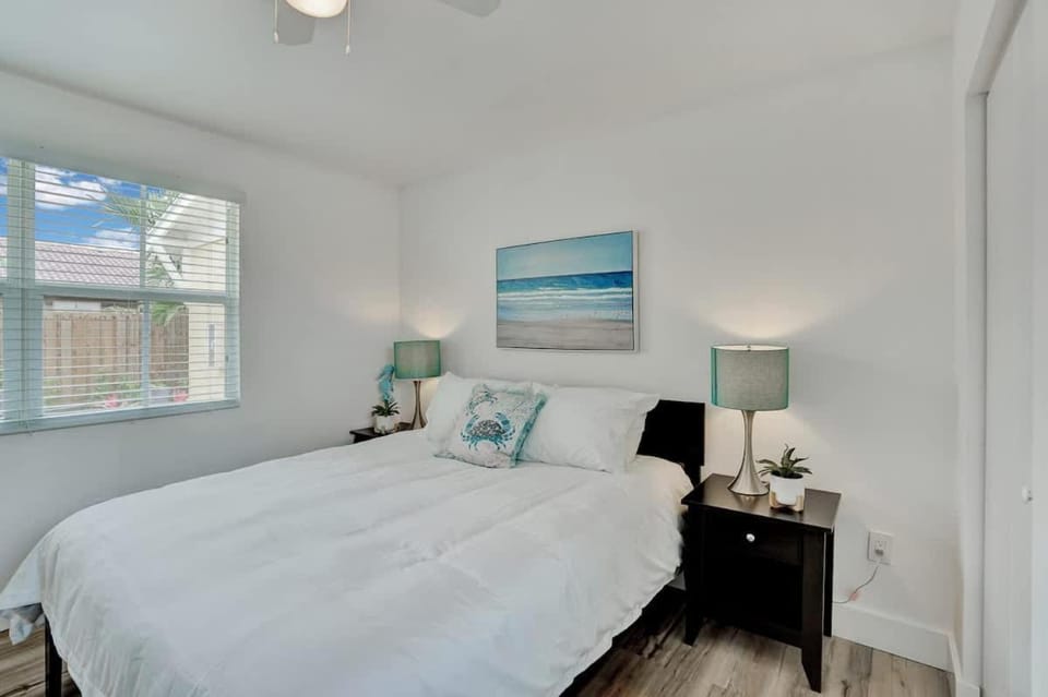 Beach Escape One Block from the Beach Apartment in Pompano Beach