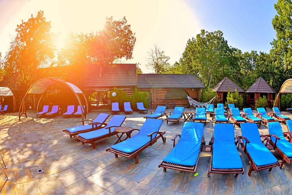 Swimming pool, Swimming pool