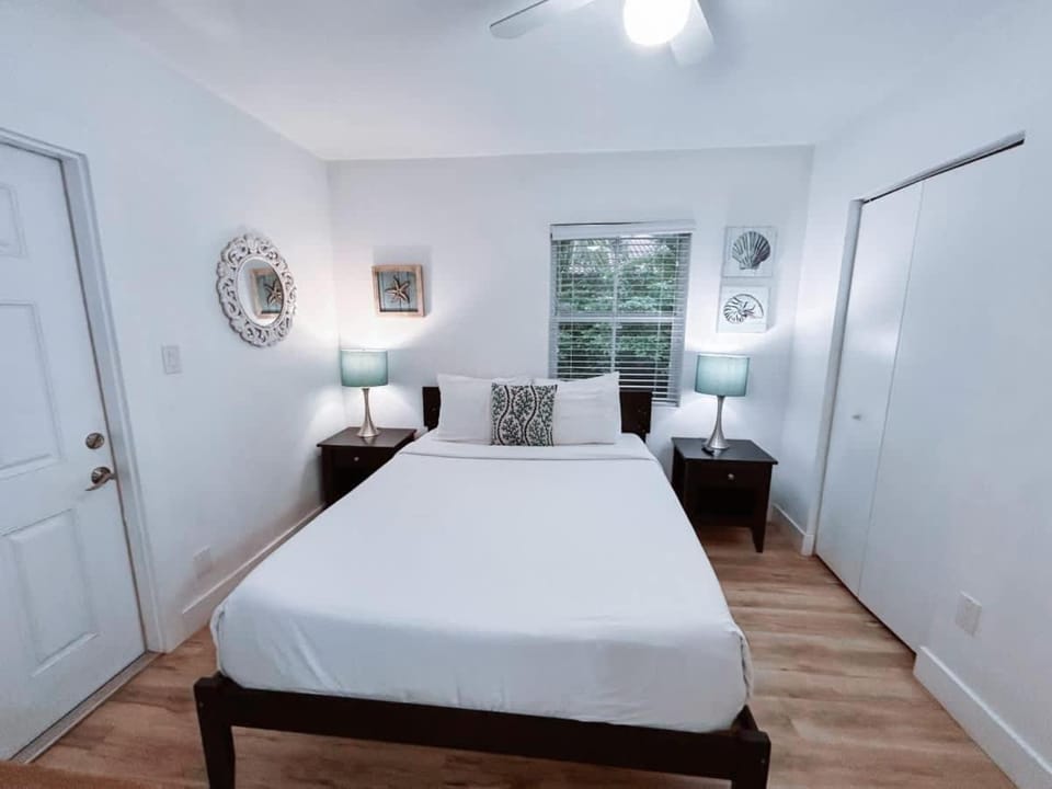 Beach Getaway One Block from the Beach Apartment in Pompano Beach